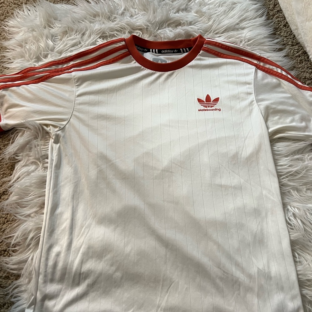 Adidas t-shirt